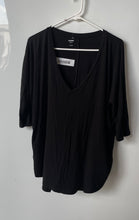 Load image into Gallery viewer, Express Womens Black 3/4 Sleeve V-Neck Relaxed Fit Pullover T-Shirt Size Large
