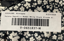 Load image into Gallery viewer, Banana Republic Womens White Black Floral Classic Fit Button-Up Shirt Size XS
