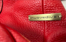 Load image into Gallery viewer, Nuovedive Womens Red Pebbled Leather Zip Top Convertible Shoulder Handbag
