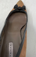 Load image into Gallery viewer, Tahari Womens Alexa Brown Black Pointed Toe Slip-On Stiletto Pump Heels Size 8M
