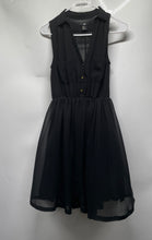 Load image into Gallery viewer, H&amp;M Womens Black Sleeveless Collared Button Front Short Fit &amp; Flare Dress Size 6
