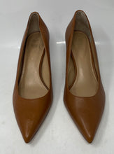 Load image into Gallery viewer, Authentic Lauren Ralph Lauren Womens Brown Pump Heels Size 7.5B Damaged
