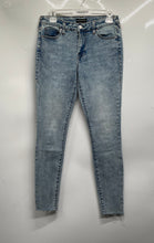 Load image into Gallery viewer, True Religion Womens Blue Light Wash Jennie Curvy Mid Rise Skinny Jeans Size 27
