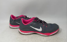 Load image into Gallery viewer, Nike Womens Flex Trainer 5 724858-003 Gray Pink Running Shoes Size 8.5
