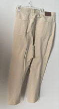 Load image into Gallery viewer, Lauren Jeans Co. Womens Beige Denim 5-Pocket Design Straight Jeans Size 22W
