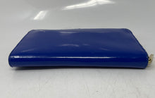 Load image into Gallery viewer, Authentic Tory Burch Womens Blue Inner Pocket Card Holder Zip-Around Wallet Worn
