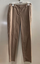 Load image into Gallery viewer, Ann Taylor Womens Khaki Flat Front Slash Pockets Straight Dress Pants Size 4
