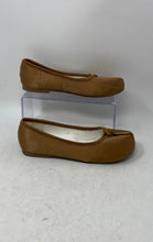 Load image into Gallery viewer, Okleibo Womens Gold Tabi Toe Slip-On Ballet Flats Size EUR 39
