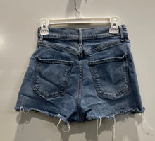 Load image into Gallery viewer, Express Womens Blue Denim Pockets Super High-Rise Raw Hem Mom Shorts Size 2
