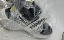 Load image into Gallery viewer, Nike Kids Flex Runner 2 DV3100-001 White Black Slip-On Running Shoes Size 2.5 Y
