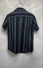 Load image into Gallery viewer, Guess Mens Black Striped Print Collared Short Sleeve Button-Up Shirt Size L
