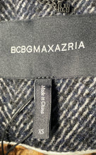 Load image into Gallery viewer, BCBGMAXAZRIA Womens Gray Printed Long Sleeve Cropped Pea Coat Jacket Size XS
