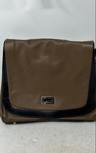 Load image into Gallery viewer, Tre Vero Womens Brown Pebbled Leather Inner Pockets Flap Shoulder Bag
