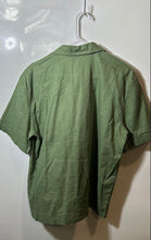 Load image into Gallery viewer, Gap Mens Green Short Sleeve Collared Chest Pocket Button-Up Shirt Size XS
