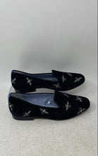 Load image into Gallery viewer, Unbranded Womens Black Gray Embroidered Bee Printed Slip-On Loafer Shoes Size 6B
