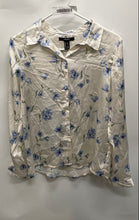 Load image into Gallery viewer, Forever 21 Womens Cream Floral Long Sleeve Regular Fit Button-Up Shirt Size S
