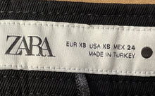 Load image into Gallery viewer, Zara Womens Black Flat Front Pockets Mid-Rise Straight Leg Chino Pants Size XS
