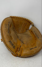 Load image into Gallery viewer, Buck's Unisex Leather Mitt Big Snatcher SnapFlex Baseball Size 73-42
