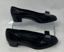 Load image into Gallery viewer, Authentic Salvatore Ferragamo Womens Black Pump Heels Size 4.5 Damaged Worn
