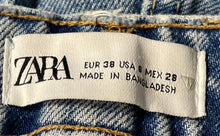 Load image into Gallery viewer, Zara Womens Blue Medium Wash Pockets Denim Straight Leg Jeans Size 6
