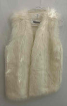 Load image into Gallery viewer, Time And Tru Womens Winter White Faux Fur Sleeveless Lined Vest Size Small
