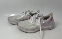 Load image into Gallery viewer, Nike Womens Air Zoom Winflo 6 White Low Top Lace-Up Sneaker Shoes Size 9.5
