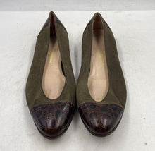 Load image into Gallery viewer, Authentic Salvatore Ferragamo Womens Green Slip-On Ballet Flats Size 9B Damaged
