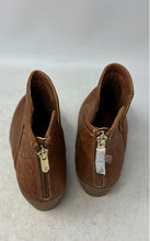 Load image into Gallery viewer, Sam &amp; Libby Womens Westy Cali Brown Block Heel Back-Zip Ankle Booties Size 5
