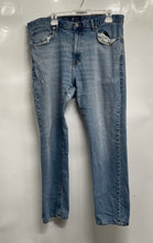 Load image into Gallery viewer, Gap Mens Blue Denim Light Wash 5-Pocket Design Athletic Fit Straight Jeans 38x32
