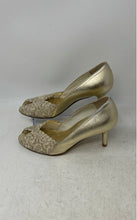 Load image into Gallery viewer, Stuart Weitzman Womens Chantelle Gold-Tone Peep Toe Slip-On Pump Heels Size 7M
