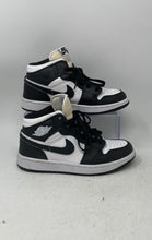 Load image into Gallery viewer, Nike Womens Air Jordan 1 Retro 555088-010 Black White Sneaker Shoes Size 6.5
