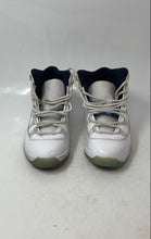 Load image into Gallery viewer, Nike Kids Air Jordan 11 Retro White Mid Top Lace-Up Sneaker Shoes Size 2.5Y
