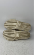 Load image into Gallery viewer, Crocs Womens Sanrah Beige Hammered Circle Slip-On Flip Flop Sandals Size 9
