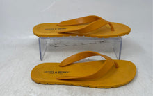 Load image into Gallery viewer, Henry &amp; Henry Womens Flipper Yellow Slip-On Round Toe Flip-Flop Sandal EUR 37-38
