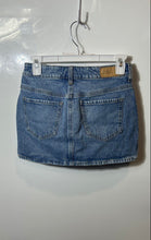 Load image into Gallery viewer, Pacsun Womens Blue Denim Pockets Regular Fit Short Mini Skirt Size 24
