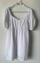 Load image into Gallery viewer, Old Navy Womens White Puff Sleeve Sweetheart Neck Pullover Swing Dress Size XS
