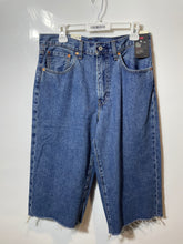 Load image into Gallery viewer, Levi's Mens Blue Medium Wash Denim 478 Baggy Capri Jeans Size 32 With Tag

