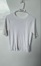 Load image into Gallery viewer, H&amp;M Womens White Ribbed Short Sleeve Round Neck Regular Fit Blouse Top Size M
