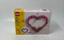 Load image into Gallery viewer, Lego 40638 Customize Heart Ornament 254 Pieces Building Toy Set Ages 9+
