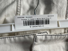 Load image into Gallery viewer, Forever 21 Womens White Light Wash Denim Stretch Mini Skirt Size Small
