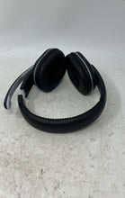 Load image into Gallery viewer, Vivitar Model LUP052-NOC Built-In-Microphone Wireless Headphones Not Tested
