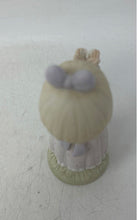 Load image into Gallery viewer, Enesco Precious Moment Sharing A Gift Of Love 1991 Limited Edition Figurine
