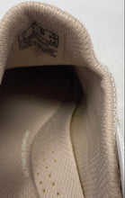 Load image into Gallery viewer, Clarks Womens Teagan Go 13288 Beige Slip-On Low Top Sneaker Shoes Size 8
