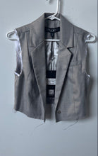 Load image into Gallery viewer, Studio F Womens Gray Sleeveless One-Button Cropped Blazer Vest Size XS

