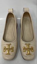 Load image into Gallery viewer, Authentic Tory Burch Womens Cream Leather Block Pump Heels Size 8M Stained

