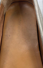 Load image into Gallery viewer, Authentic Tory Burch Womens Gold-Tone Flat Moccasin Shoes Size 7.5M Damaged
