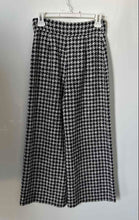 Load image into Gallery viewer, Zara Womens Black White Houndstooth Flat Front Wide-Leg Trouser Pants Size XS
