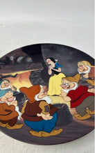 Load image into Gallery viewer, Knowles Walt Disney Snow White Fireside Love Story Decorative Collector Plate
