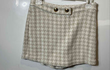 Load image into Gallery viewer, Zara Womens Beige Houndstooth Print Tweed Pull-On Mini Skort Size Small
