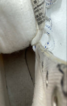 Load image into Gallery viewer, Botas Womens Regina KK44153-5-328 White Lace-Up Round Toe Ice Skates Size 5
